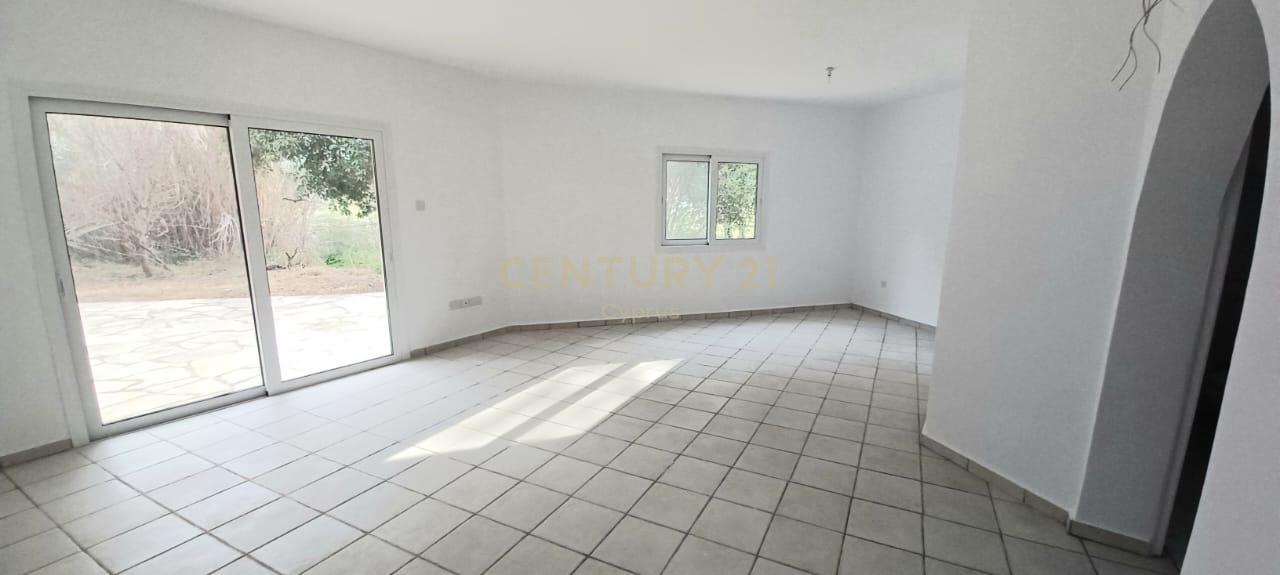 3 bedrooms Villa in Paphos, Cyprus No. 54037