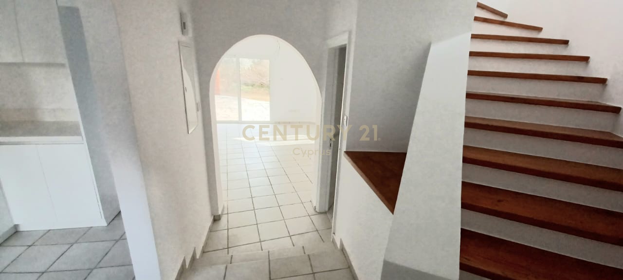 3 bedrooms Villa in Paphos, Cyprus No. 54037