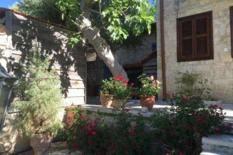 3 bedrooms Villa in Limassol, No. 38937