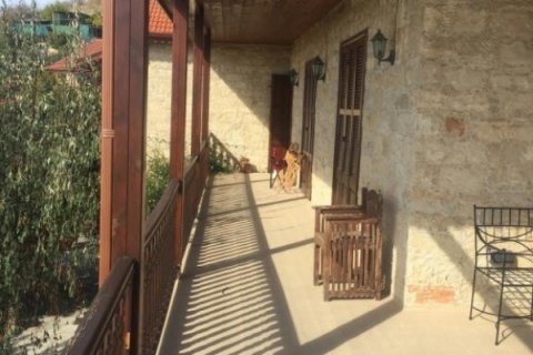 3 bedrooms Villa in Limassol,  No. 38937 8