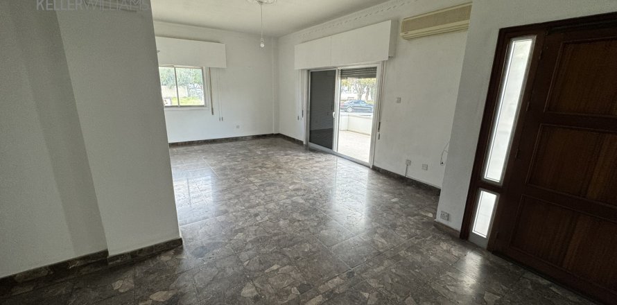 7 rooms Office in Larnaca, Larnaka,  No. 50019