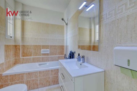 3 bedrooms Apartment in Larnaca, Larnaka,  No. 50017 11