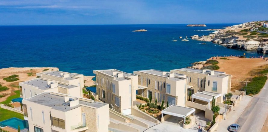 3 bedrooms Villa in Pegeia, Paphos,  No. 43165