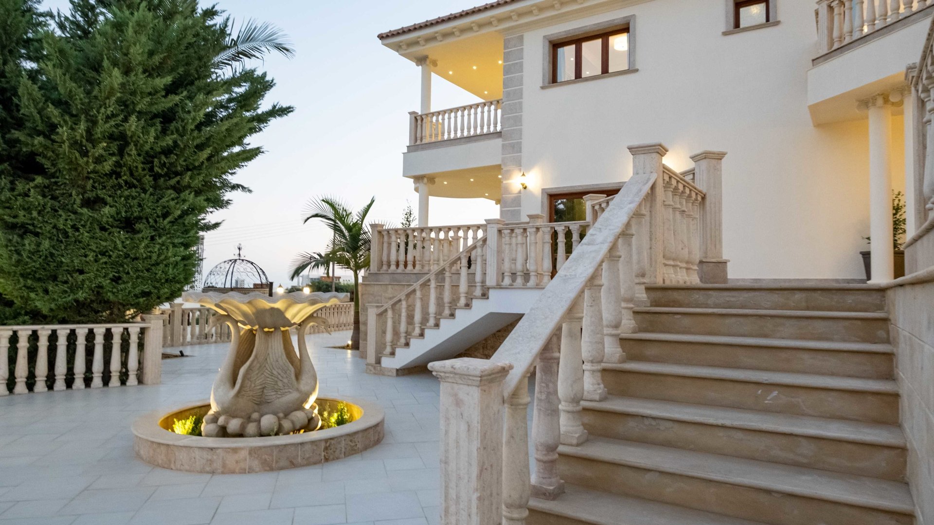 5 bedrooms Villa in Limassol, Cyprus No. 29377