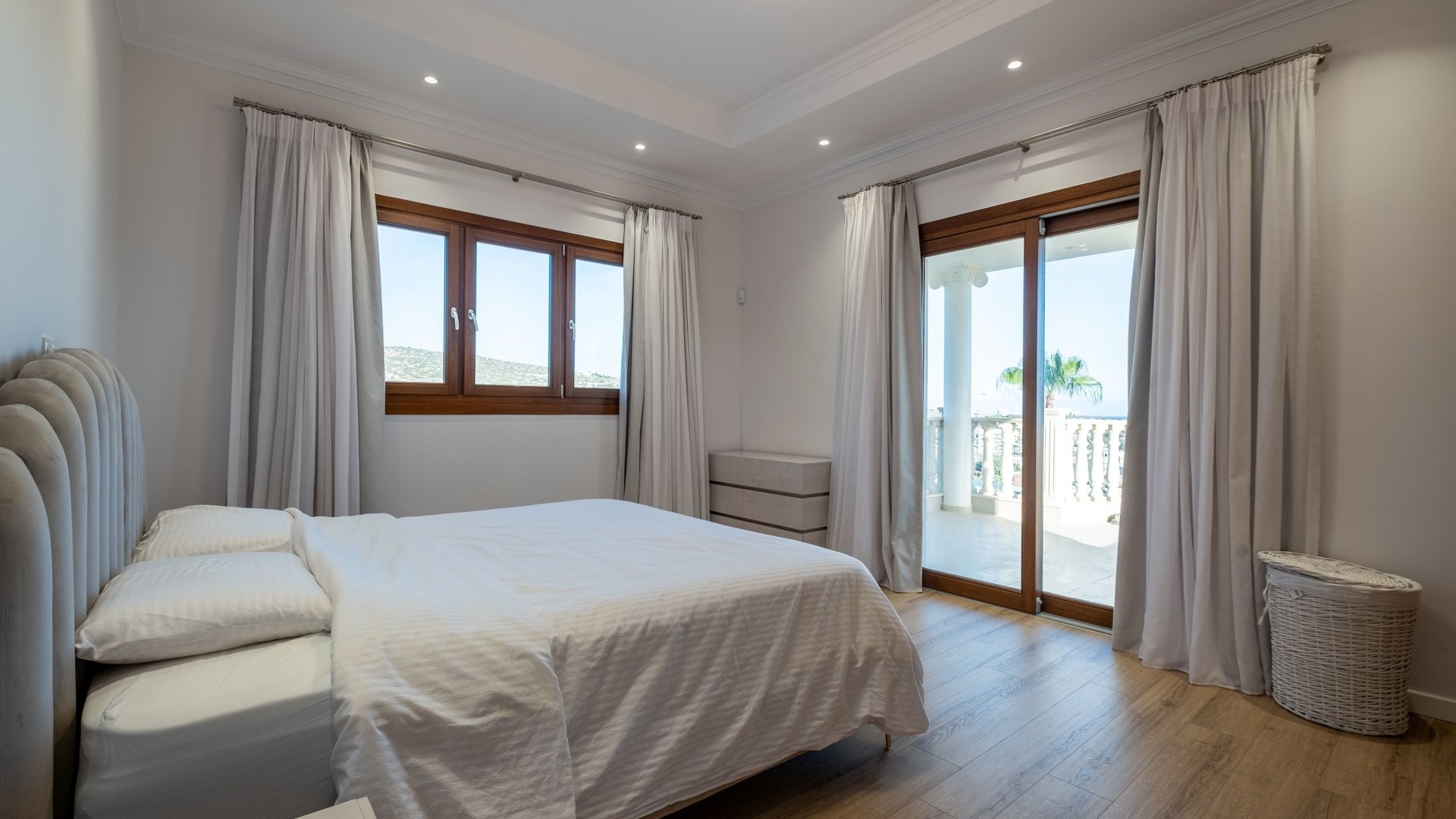 5 bedrooms Villa in Limassol, Cyprus No. 29377