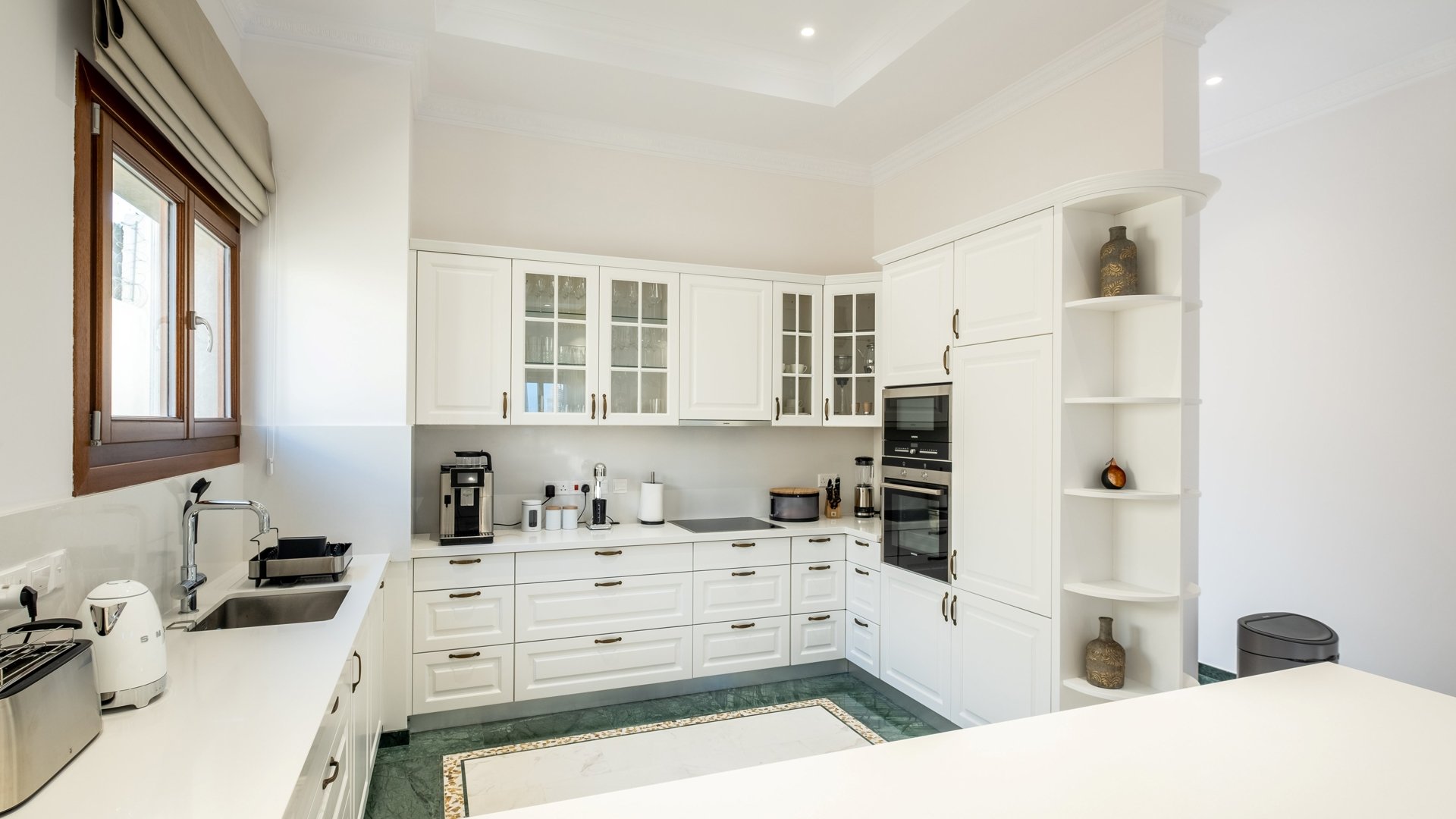 5 bedrooms Villa in Limassol, Cyprus No. 29377