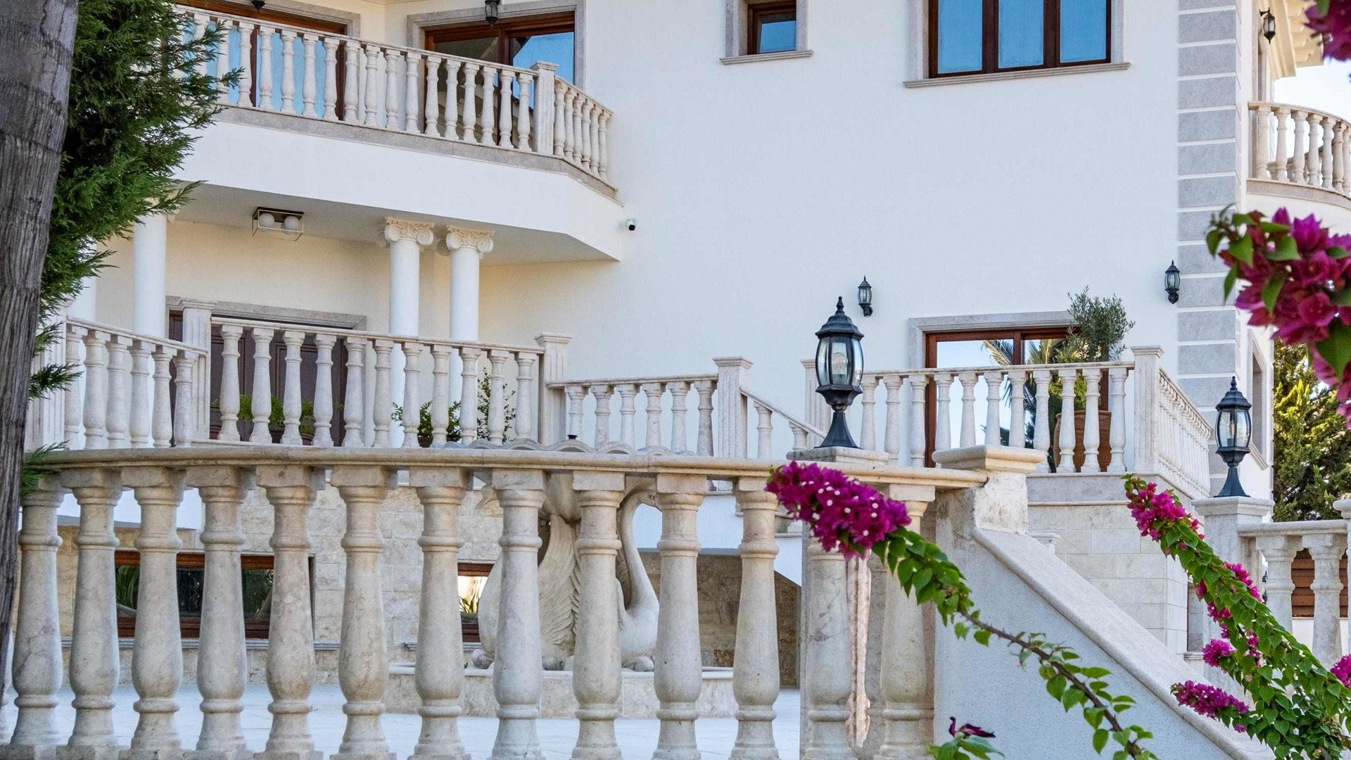 5 bedrooms Villa in Limassol, Cyprus No. 29377