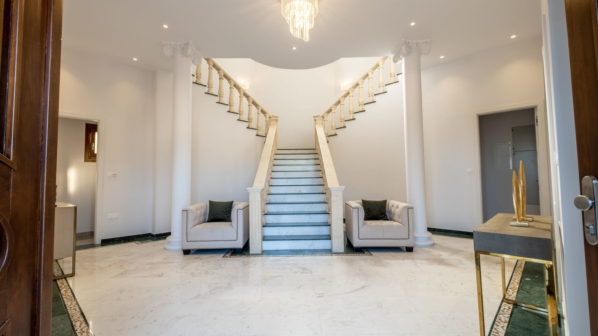 5 bedrooms Villa in Limassol, Cyprus No. 29377