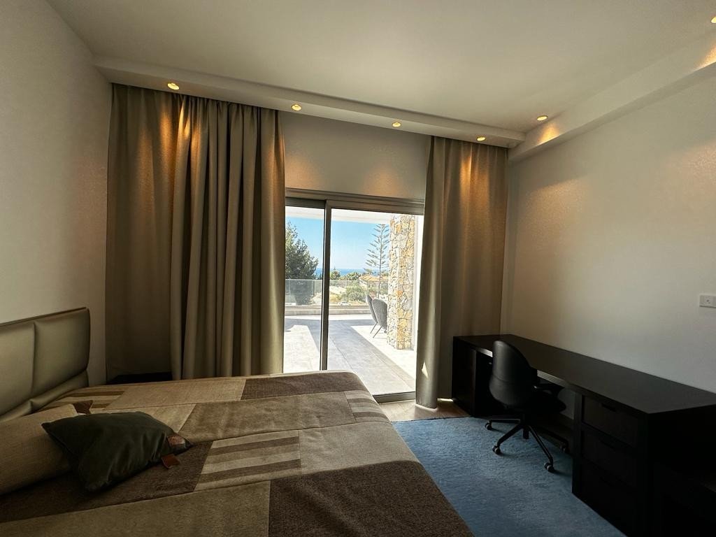5 bedrooms Villa in Parekklisia, Limassol, Cyprus No. 6095