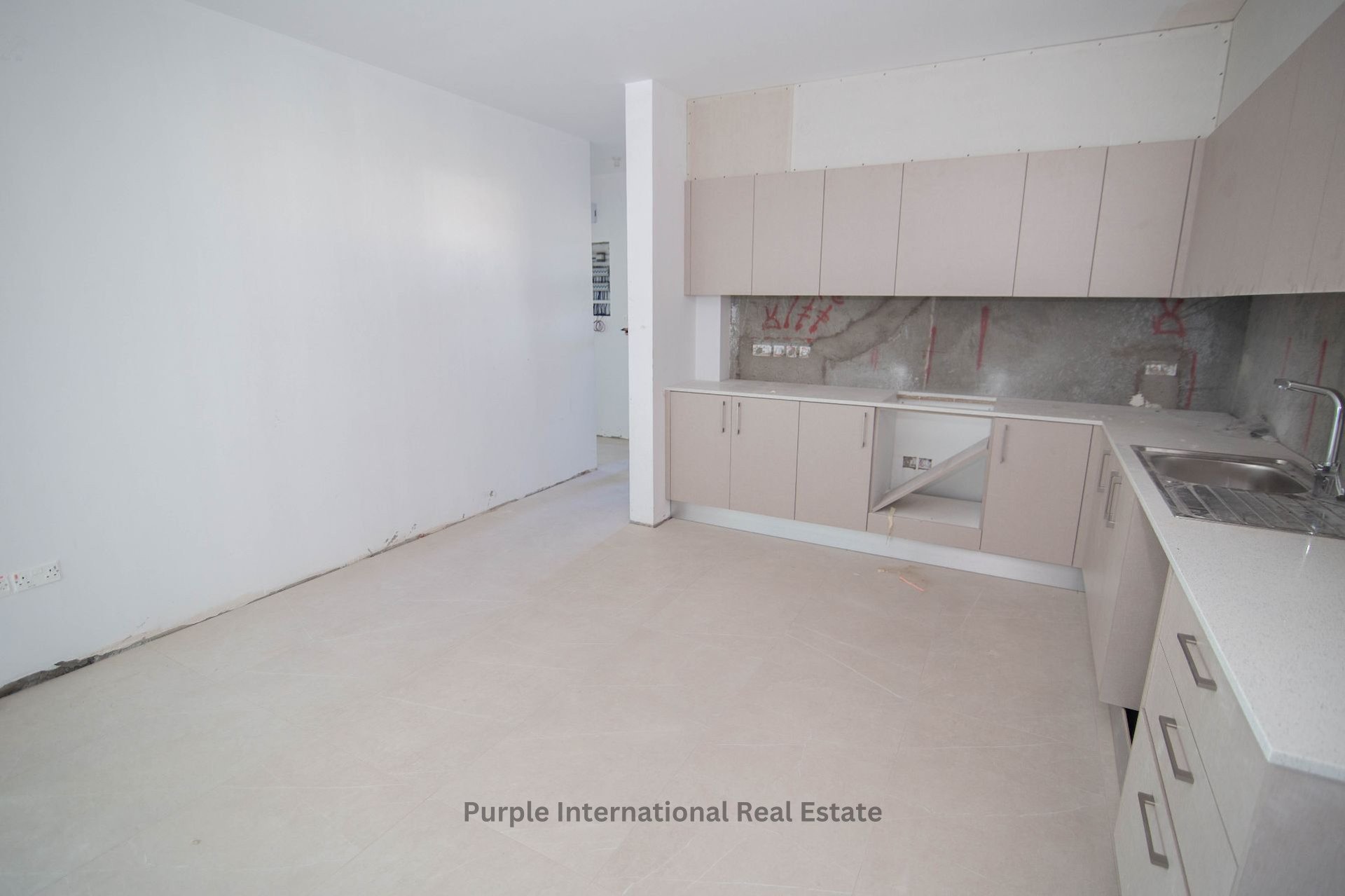 3 bedrooms Apartment in Larnaca, Larnaka, Cyprus No. 35086
