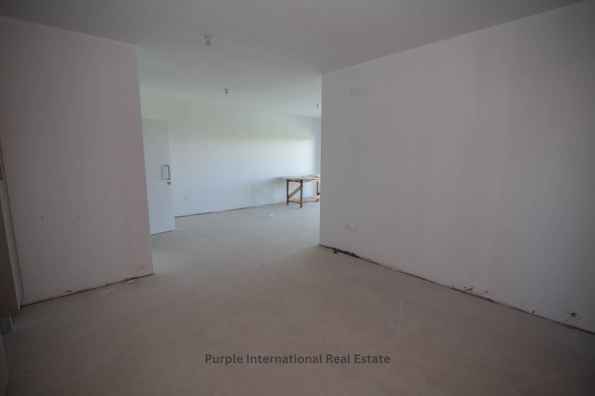 3 bedrooms Apartment in Larnaca, Larnaka, Cyprus No. 35086