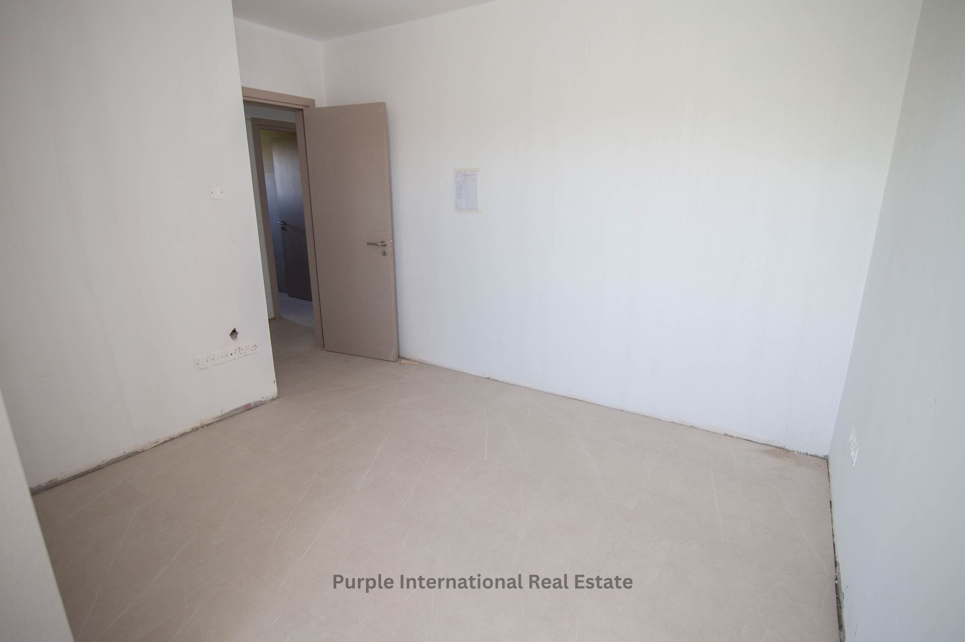 3 bedrooms Apartment in Larnaca, Larnaka, Cyprus No. 35086