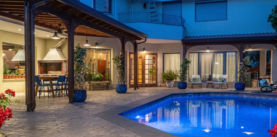 4 chambres Villa à Limassol,  No. 47760