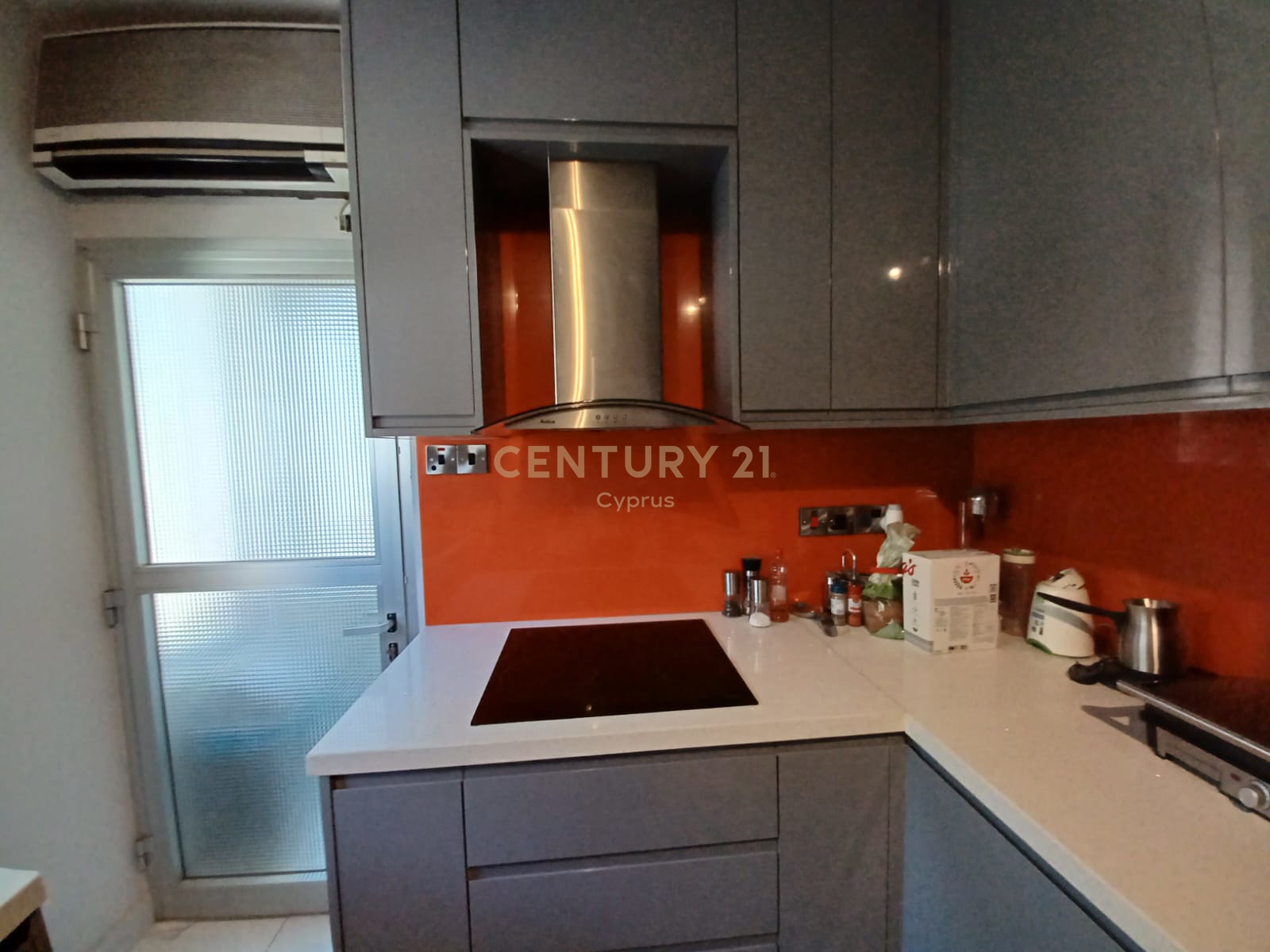 2 bedrooms Apartment in Agios Tychonas, Limassol, Cyprus No. 57424