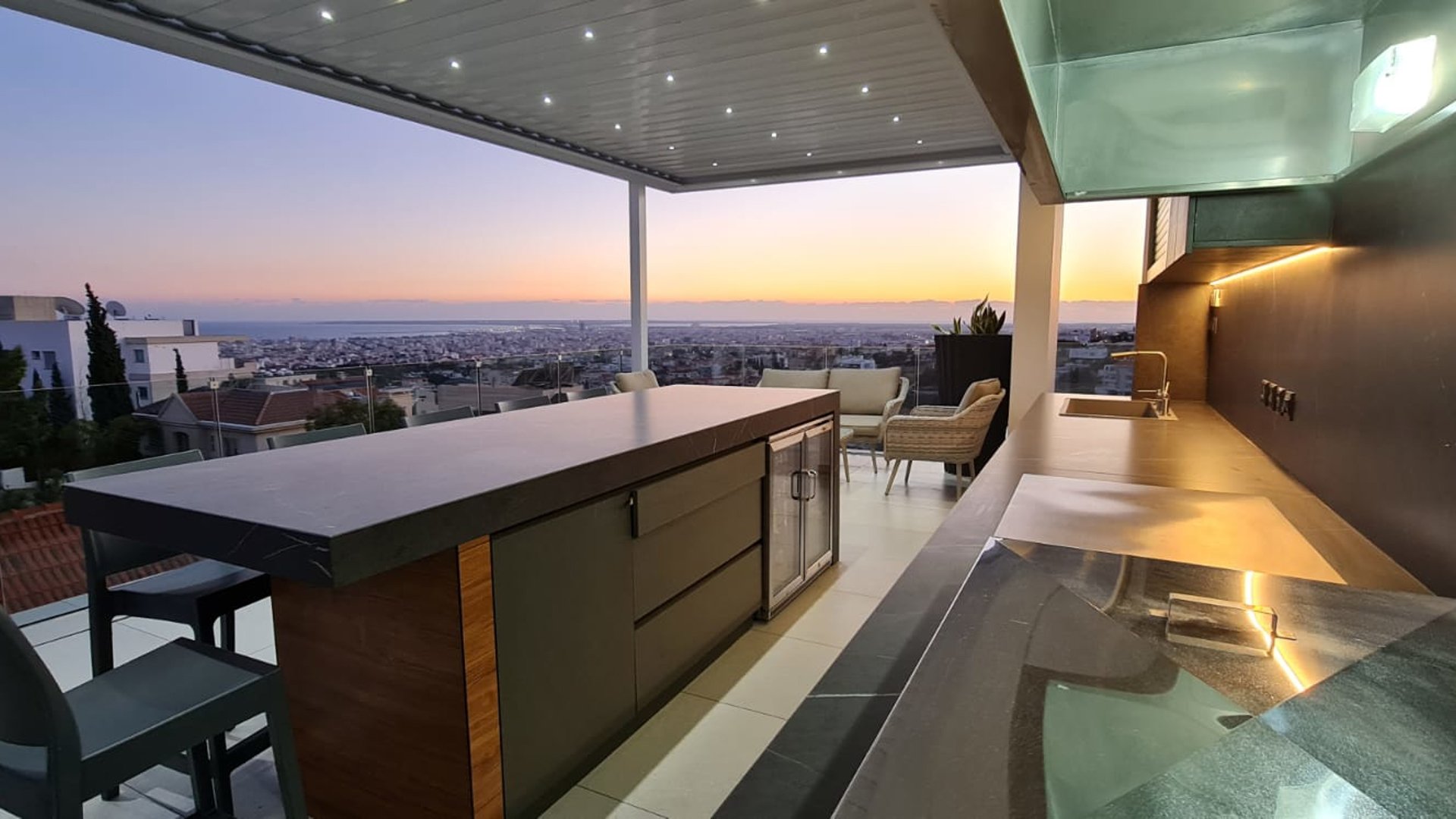 3 bedrooms Penthouse in Limassol, Cyprus No. 29286