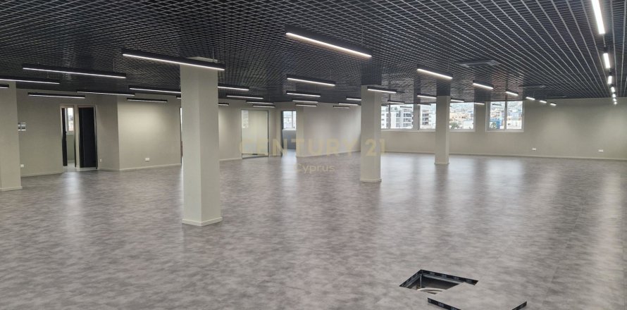 485m2 Oficina en Limassol,  No. 56041
