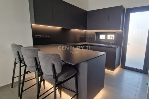 2 bedrooms Apartment in Limassol,  No. 56040 3
