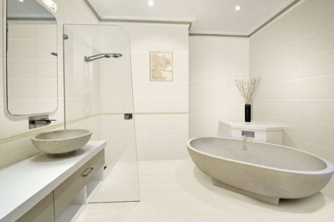 4 rooms Villa in Limassol,  No. 38993 9