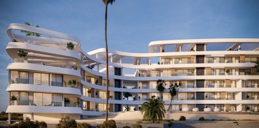 4 habitaciones Apartamento en Larnaca, Larnaka,  No. 38997