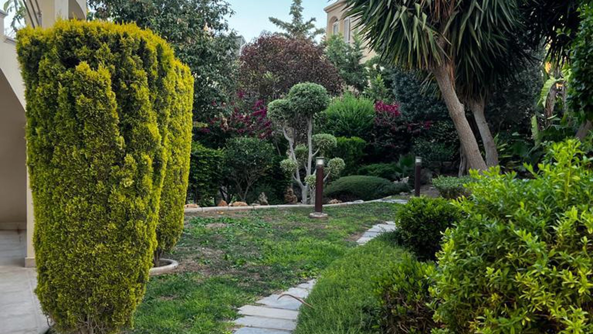 5 bedrooms Villa in Limassol, Cyprus No. 28524