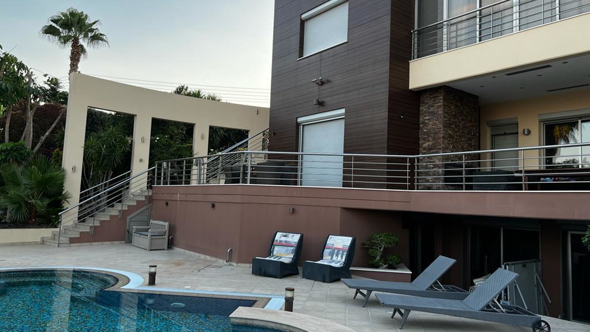 5 bedrooms Villa in Limassol, Cyprus No. 28524