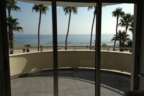 3 bedrooms Apartment in Larnaca, Larnaka,  No. 47937 15