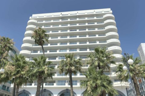 3 bedrooms Apartment in Larnaca, Larnaka,  No. 47937 7