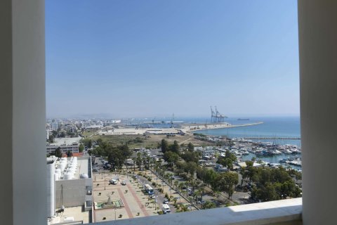 3 bedrooms Apartment in Larnaca, Larnaka,  No. 47937 2