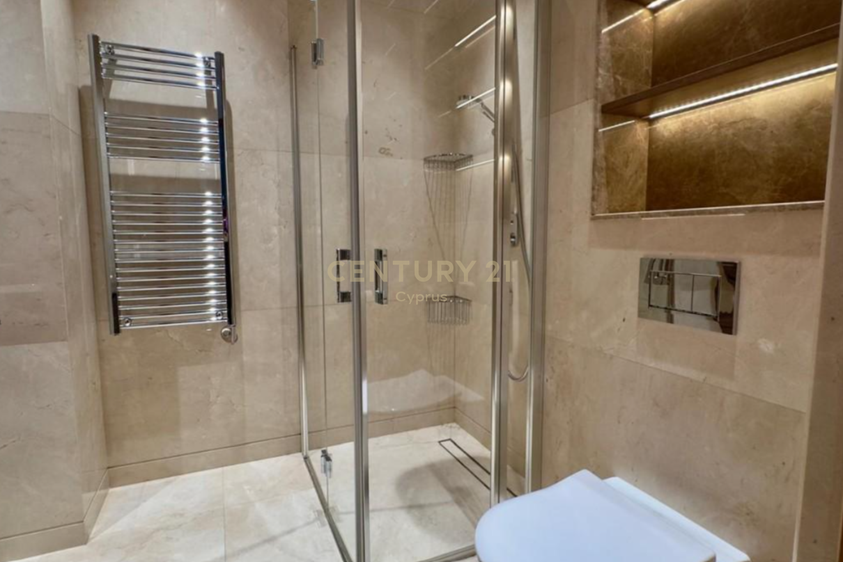 3 bedrooms Apartment in Germasogeia, Limassol, Cyprus No. 53689