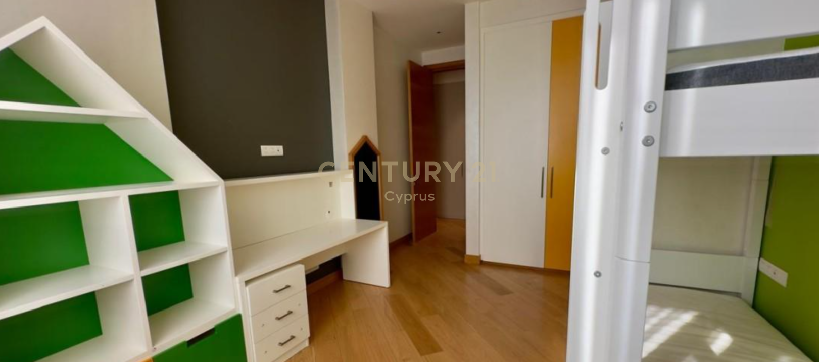 3 bedrooms Apartment in Germasogeia, Limassol, Cyprus No. 53689