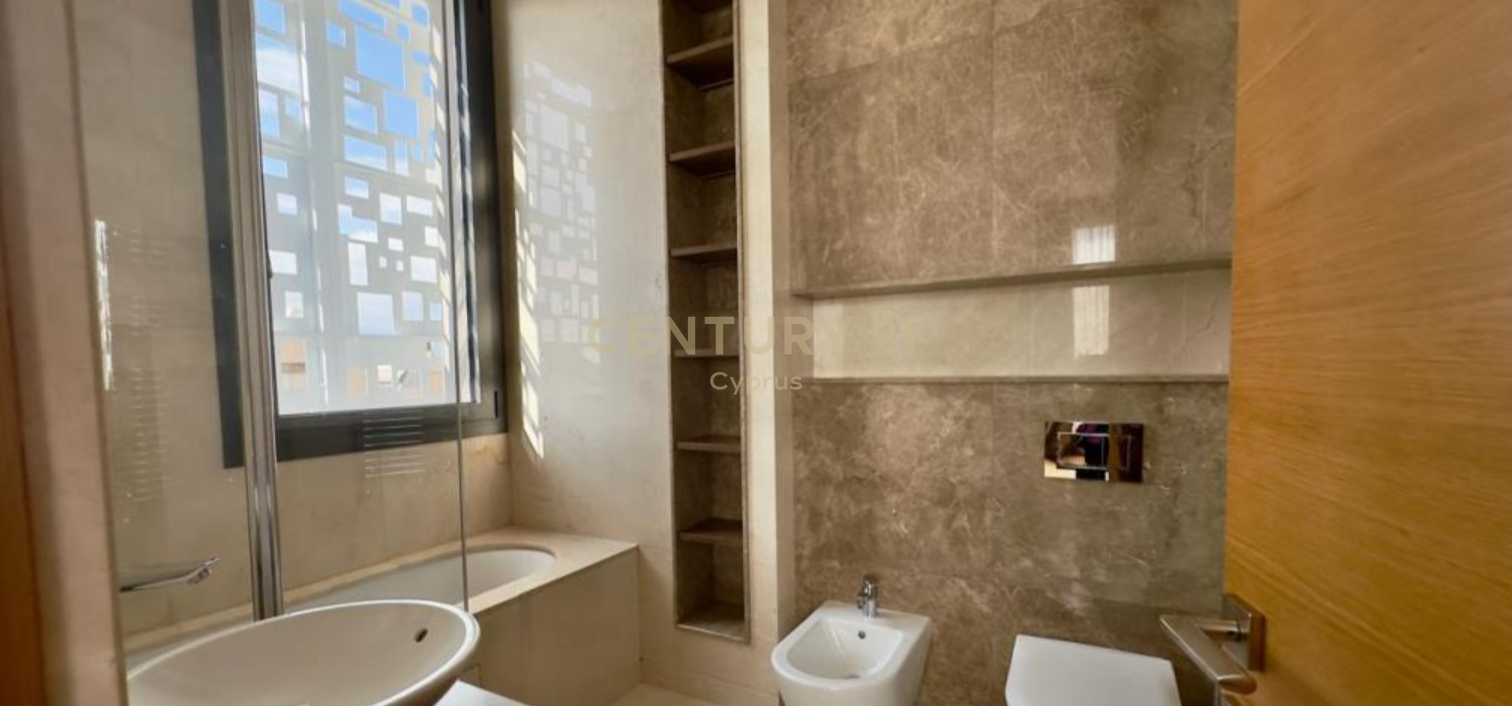 3 bedrooms Apartment in Germasogeia, Limassol, Cyprus No. 53689