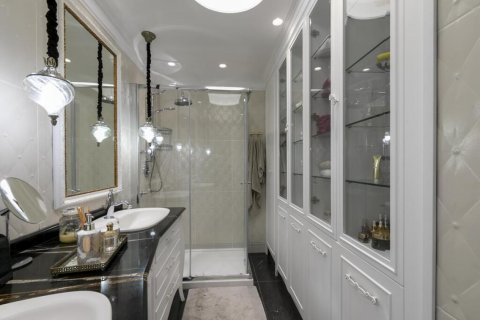 4 bedrooms Villa in Limassol,  No. 38166 14