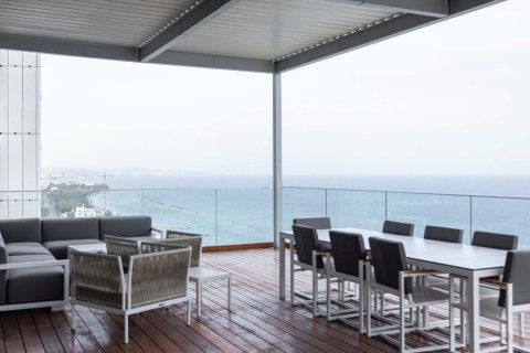 3 bedrooms Penthouse in Limassol,  No. 42868 10