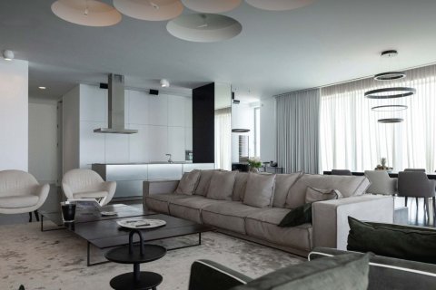 3 bedrooms Penthouse in Limassol,  No. 42868