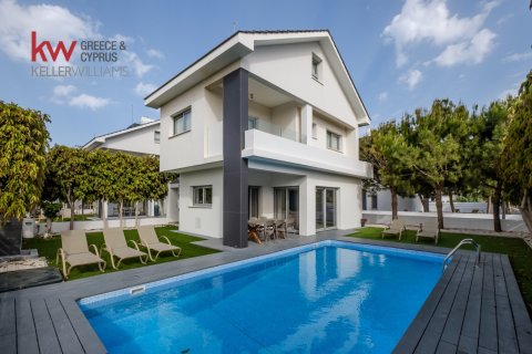 3 bedrooms Villa in Pervolia, Larnaka,  No. 39745
