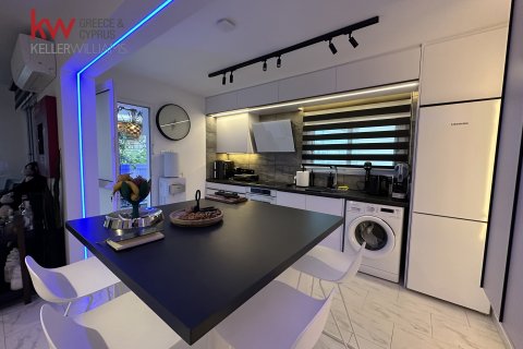 3 bedrooms Apartment in Larnaca, Larnaka, No. 39747 5