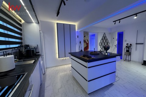 3 bedrooms Apartment in Larnaca, Larnaka, No. 39747 6