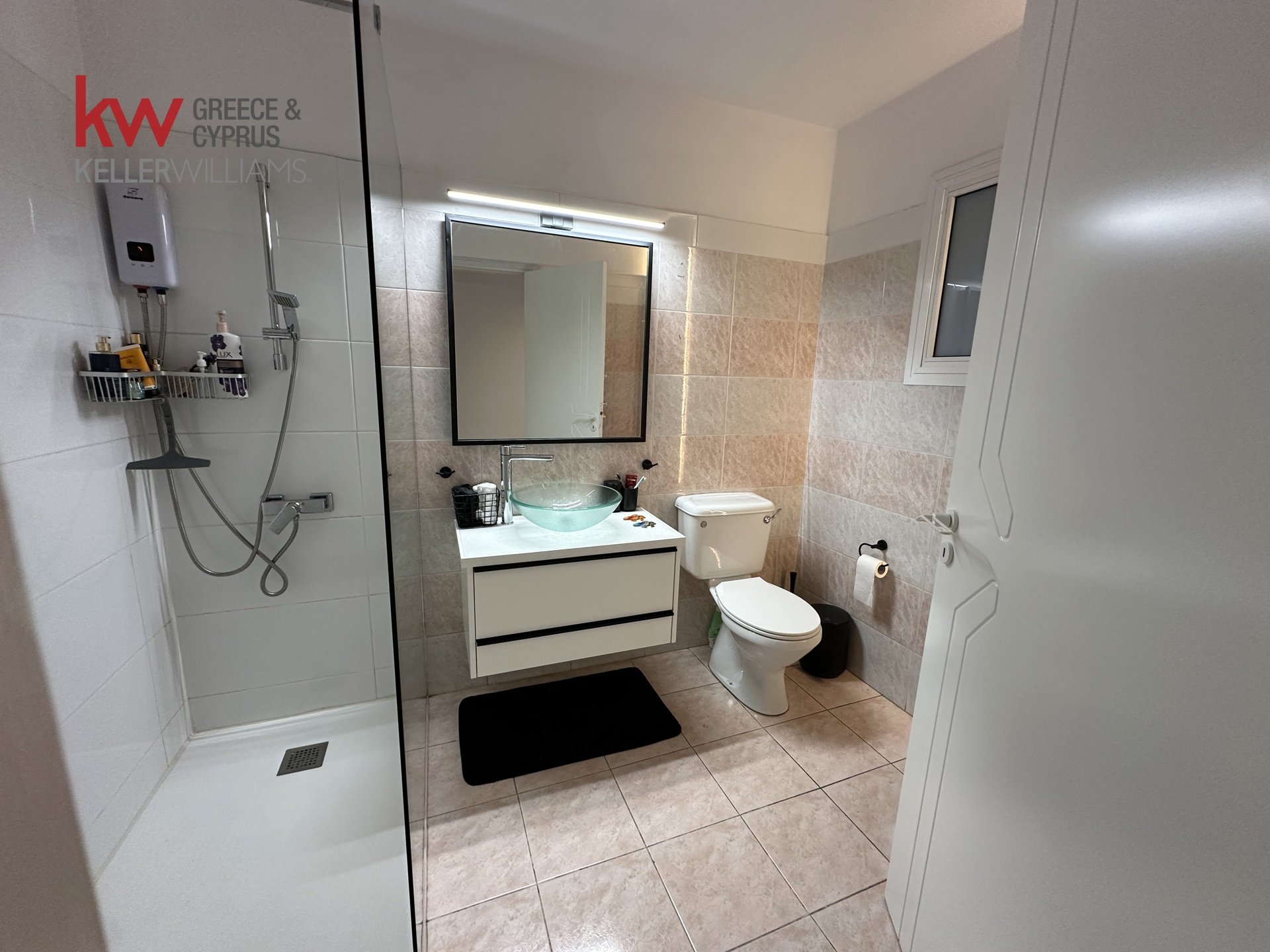 3 dormitorios Apartamento en Larnaca, Larnaka, Chipre No. 39747