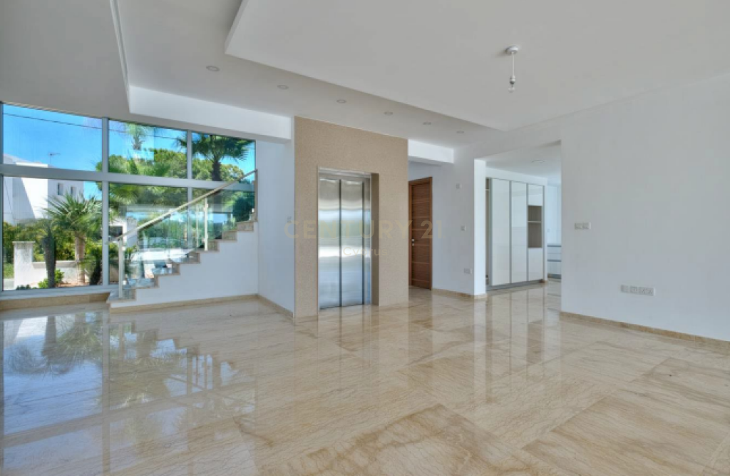 6 bedrooms Villa in Germasogeia, Limassol, Cyprus No. 30292