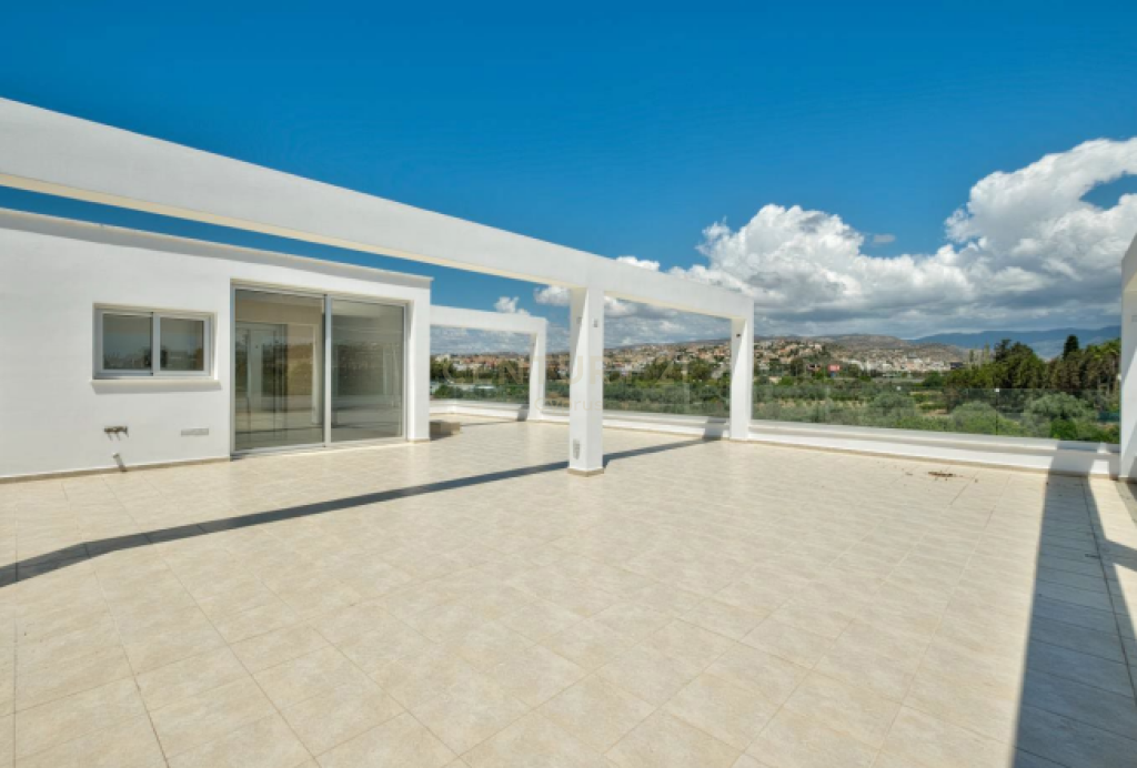 6 bedrooms Villa in Germasogeia, Limassol, Cyprus No. 30292