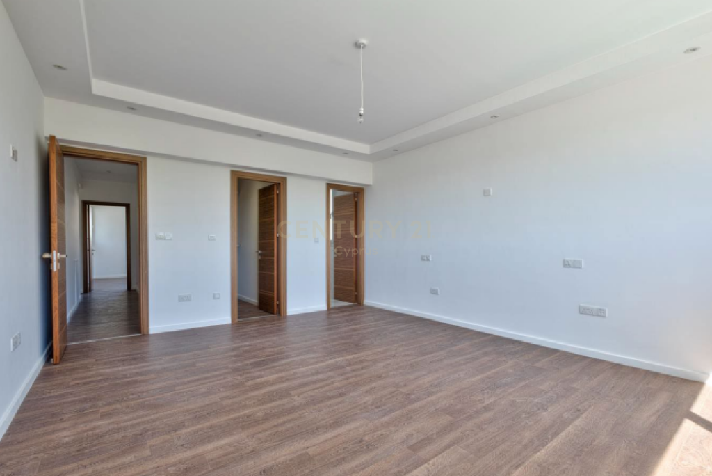 6 bedrooms Villa in Germasogeia, Limassol, Cyprus No. 30292