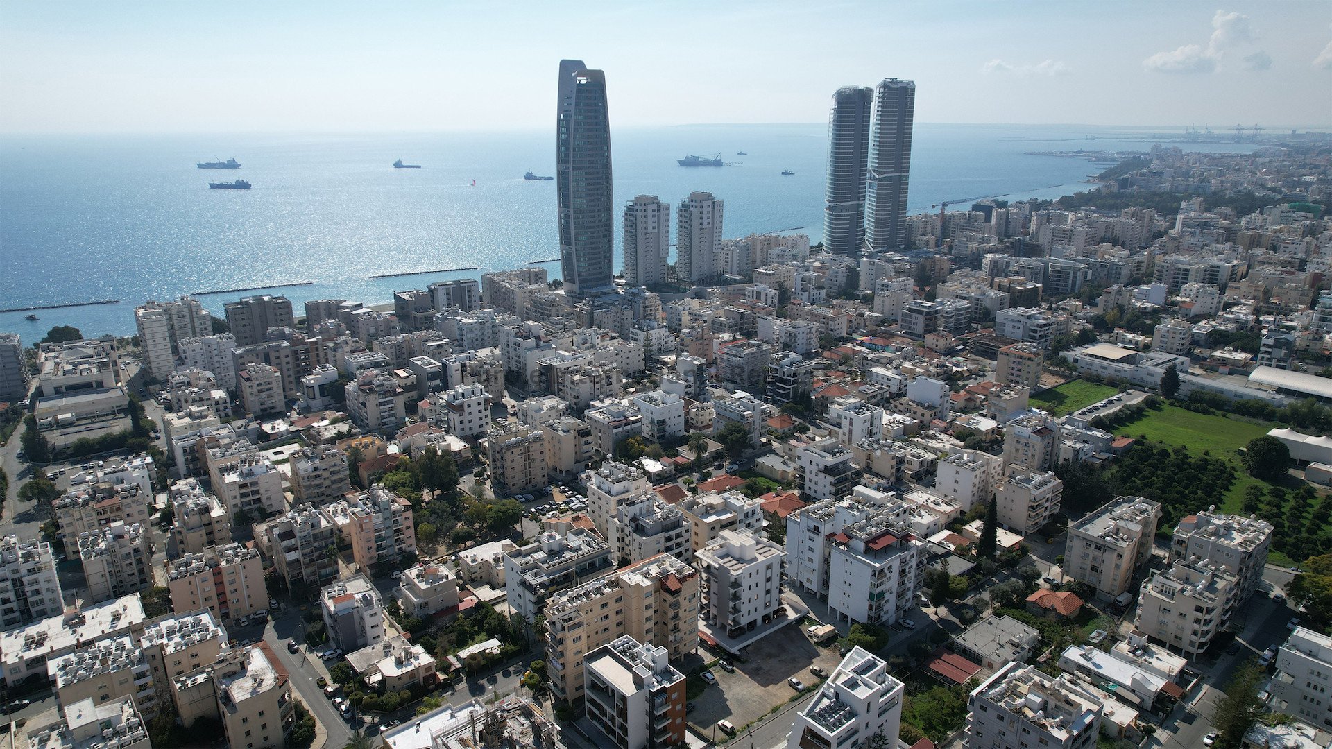 3 bedrooms Apartment in Neapolis, Limassol, Cyprus No. 37722