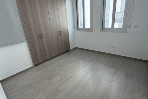 2 bedrooms Apartment in Larnaca, Larnaka,  No. 39667 12