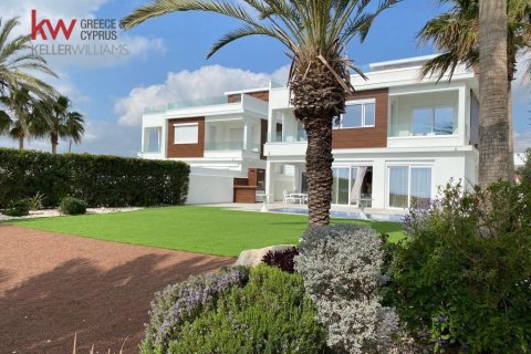 5 bedrooms Villa in Oroklini, Larnaka,  No. 39668 11