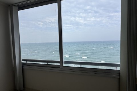 2 bedrooms Apartment in Larnaca, Larnaka,  No. 39671