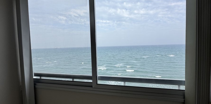 2 bedrooms Apartment in Larnaca, Larnaka,  No. 39671