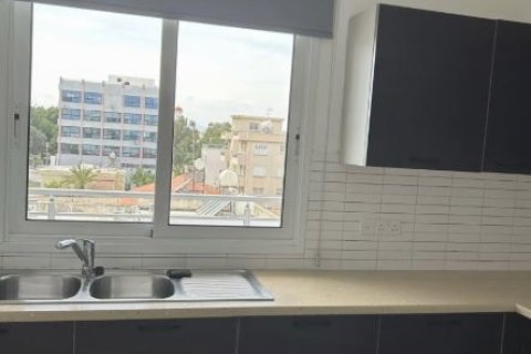 2 bedrooms Apartment in Larnaca, Larnaka,  No. 39670 4