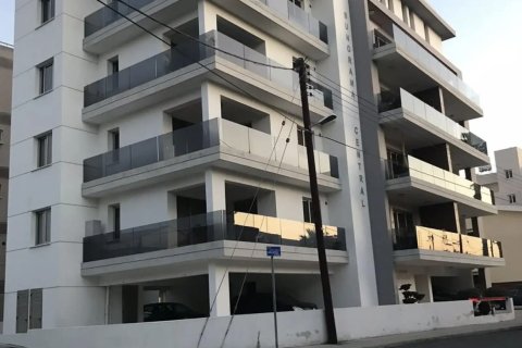 2 bedrooms Apartment in Larnaca, Larnaka, No. 39672 7