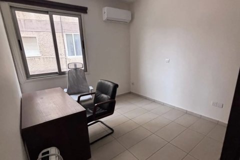 2 bedrooms Apartment in Larnaca, Larnaka, No. 39672 5