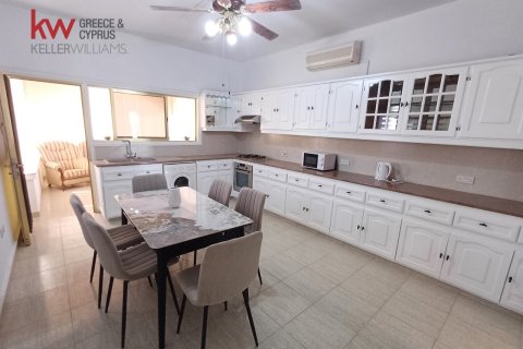 3 bedrooms Townhouse in Larnaca, Larnaka,  No. 39669 8